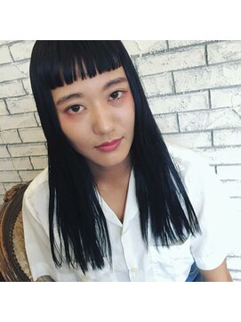 ガレージ(GARAGE) 黒髪　切りっぱなしストレートロング