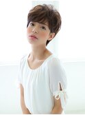 フェイスラインがすっきり見える小顔ショート