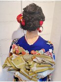 振袖にふわふわ×なみなみ編み込みシニヨン ヘアアレンジ