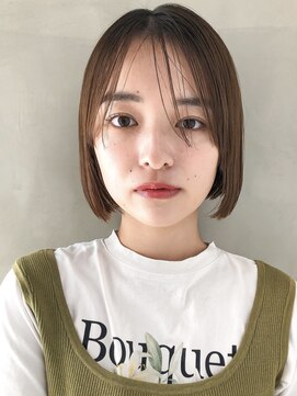 ミィ 表参道(mee.) 【mee.】 スリークボブ厚めバングローライト