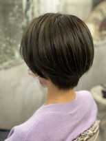 ロイジー(roijir)&nbsp;【roijir 表参道】大人コンパクトショートボブ×オリーブカラー