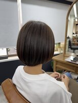 重めボブ　ナチュラルベージュ