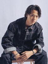 レジュアル(RESSUAL)&nbsp;センターパートブルーブラックフェザーパーマサーフカール