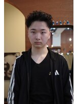 エディ(Edy)&nbsp;メンズウルフカットスパイキーショートスキンフェード眉毛カット