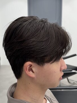 ゴート(GOATO) リバースセンターパート ニュアンスパーマ 毛流れ 鹿児島メンズ