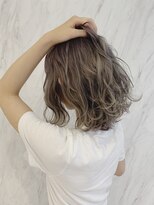 リー 京橋(Lee)&nbsp;［Lee京橋］マネージャー畑 ウェーブミディxシルバーグレージュ