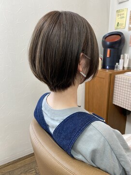 ルーツマーチン(ROOTSmartin) 前髪長めの丸ショート