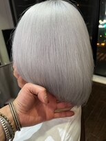 テテ(TETE) ホワイトシルバー 心斎橋×長堀橋