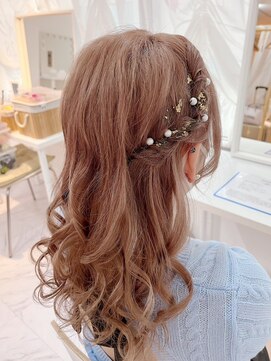 アマレット 東京駅八重洲店(amaretto) お揃いヘア★韓国風サイドねじり留め★