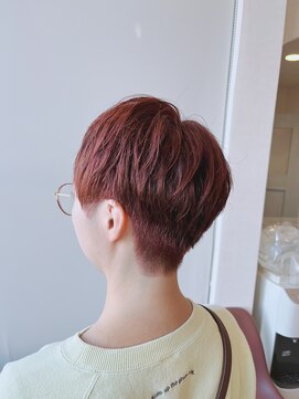 レシェル 松阪(RECIEL) ピンクカラーがかわいい刈り上げショート