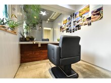 癒しの個室空間でリラックスしながら美容室の時間を過ごせます。