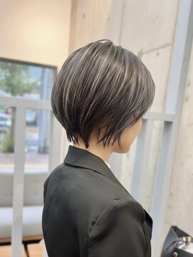リア トーキョー(Lia TOKYO) ハイライト/グレージュ/ショートボブ/ベージュカラー