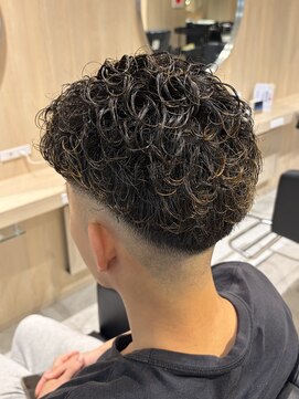 レボ 片町店(Revo) スタイリング一瞬!ハードラルフカール!