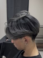 コスモス 町田(COSMOS)&nbsp;大人シルバーバレイヤージュ×センターパート町田美容室