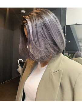 ルーヴェ(LOWE) 【なつみ】透明感,艶感ハイトーンボブホワイトパープルヘア