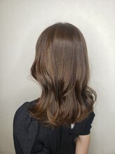 業界トップクラスのケア薬剤使用《艶髪ケアカラー》