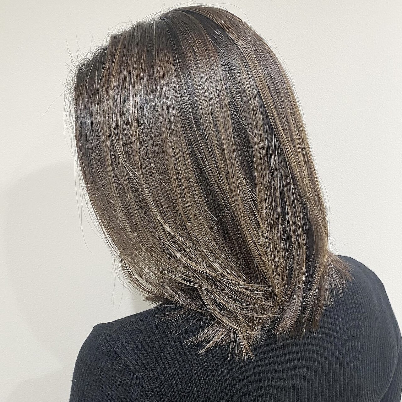 ミディアム×白髪ぼかしハイライト：L179002256｜ラフヘアー(LaF