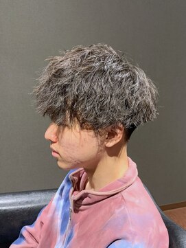 ビーダンディー(Bee dandy) ビジネスツーブロックマッシュ 束感ツイストスパイラルパーマ