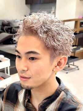 ビューネオ(VIEW NEO) メンズパーマ/スパイキーショート/ツイスト/ハイトーン/谷町