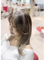 ヘアーステージ シーオーアル&nbsp;ミディアムレイヤーとハイライト