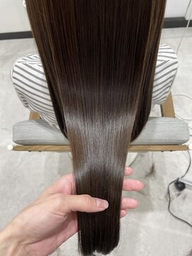 アンジュール 鹿児島中央店(UNJOUR.) 20代、30代、40代/髪質改善プレミアムストレート