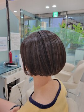 クオーター(QUARTER) メリハリミニボブ