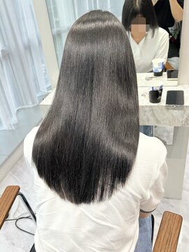 エレリー 和歌山店(EleRe) EleRe 栄/名古屋/髪質改善/縮毛矯正/カラー/レイヤーカット