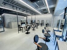 ラックスビー オオサカ  梅田茶屋町店(LUXBE OSAKA)の雰囲気（・広々とした店内・Wi-Fi、充電器、タブレット完備してます♪）