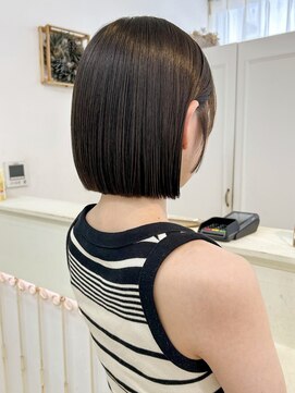 【Nico】佐藤有華／ぱつっとボブ／切りっぱなし／耳掛けボブ