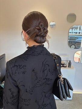 クオレア(CUOREA) ねじねじタイトシニヨン