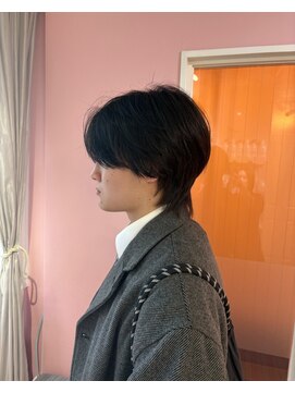 フィガロ ウメダ(FIGARO UMEDA) リバースセンターパート暗髪メンズショート02.02