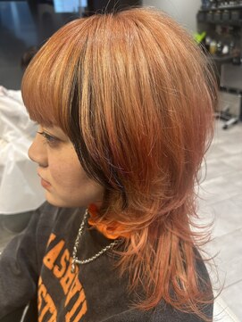 ヒスイバイケンジ(hisui by KENJE) ウルフカット/顔周りカット/レイヤーカット/ハイトーンカラー