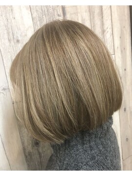 リップカール(RIP CURL) ショートボブ×ハイカラー☆