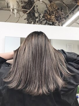 エスアイ(S.i) ベージュ系カラー　［五条駅/京都駅/七条駅/四条駅/烏丸駅］