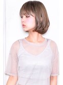 大人可愛い20代30代40代小顔ワンサイドショートボブ丸み前下がり