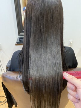 グリッター (Glitter) モイスチャーカラーで髪質改善☆艶と潤いのある美髪へ