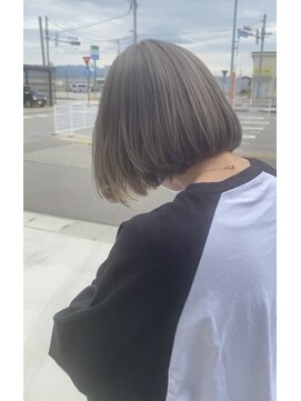 トイロ(toiro) グレージュカラー