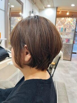 ファム バイコヒナタ(FUM by KOHINATA) 【小顔効果あり◎】すっきりひし形ショート