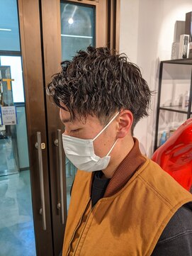 コワファーストナガサキシャンプーボーイ(COIFF1RST NAGASAKI SHAMPOO BOY) ショートアップバング×ツイストスパイラルパーマ