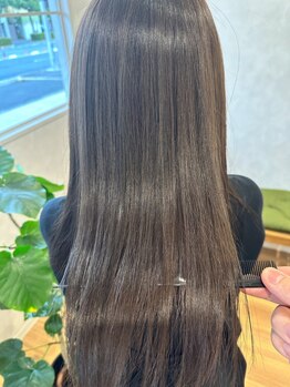 リーリエ(LILIE)の写真/使用する白髪染めはたったの20%！それでも染まる特殊配合で,嫌な暗みが消え上品な透明感のある仕上がりに☆