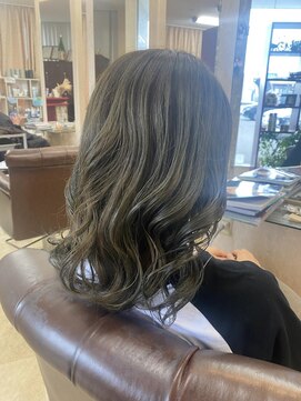 スーペリオル(Superior) ワンカラー/グレージュ