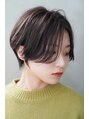 ヘアアンドメイク ドーリー(Hair&Make Dolly) リバースに流すハンサムショート。