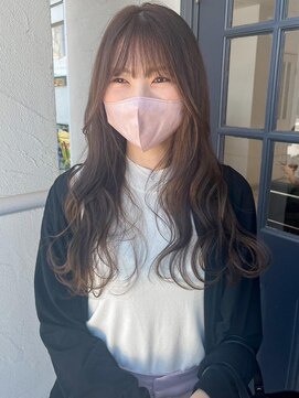 リリー バイ エーケー(Lily By Ak) 巻き髪ロング