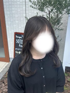 ソトエアンドマーブ 久喜店(SOTOE&marbb) やわらかオリーブブラウン×ゆるふわくびれ巻き