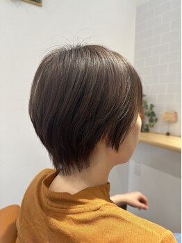 ジェイ(J)の写真/カット専門店に待望のグレイカラーメニューを開始♪手際のいい施術で早く綺麗に◇