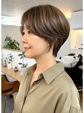 大人ショートボブ/レイヤーショート/白髪ぼかし/30代40代50代