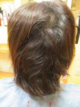 ヨシユキコンディショニング エイジレス　特許「つむじ補正」　つむじ、分け目が目立つ方３４