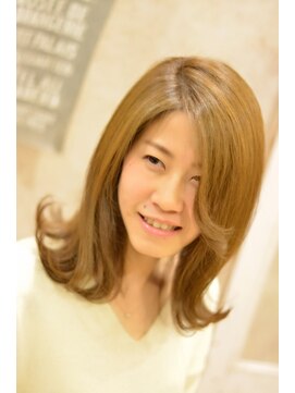 イースタイル 志都呂店(e-style com’s hair) バツンと外はね艶感ボブ☆