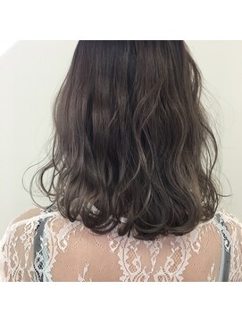 キー(kii) グレージュ