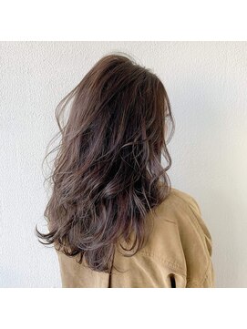 アフロートリノ(AFLOAT Leino) 小顔ヘルシーレイヤースタイル透明感カラー【修】20代30代40代